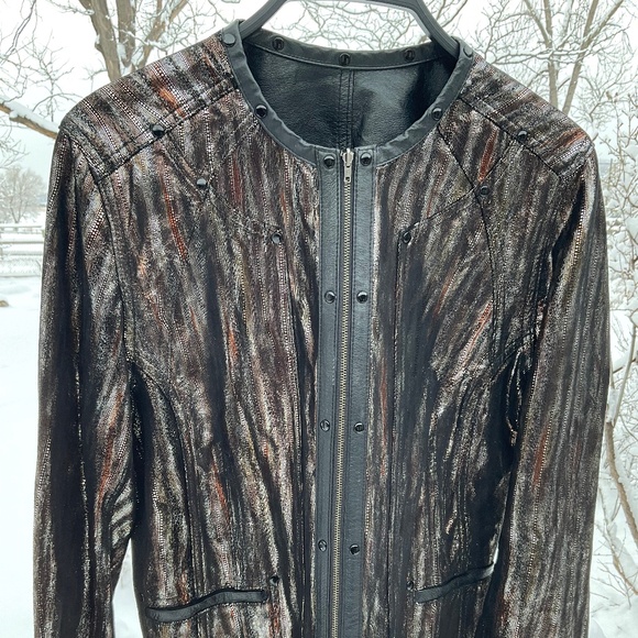 REVERSIBLE - stylish abstract metallic and black leather jacket - Picture 13 of 16